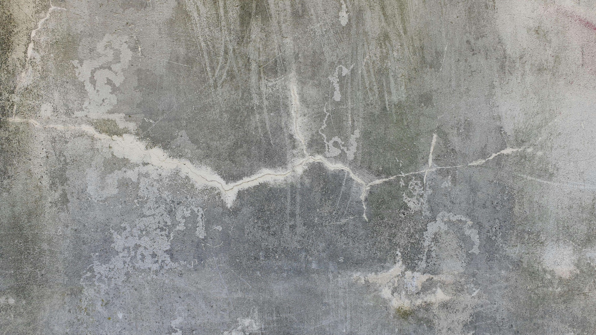 Cracked wall requiring structural repair